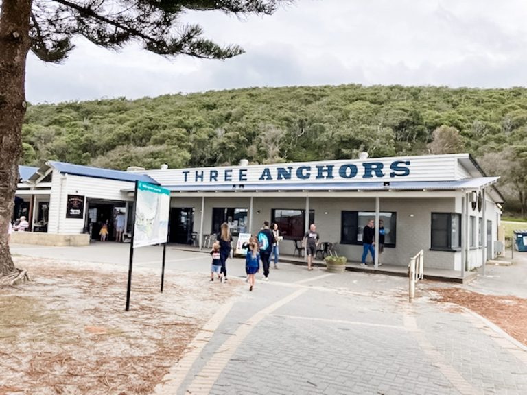 Threee Anchors 768x576