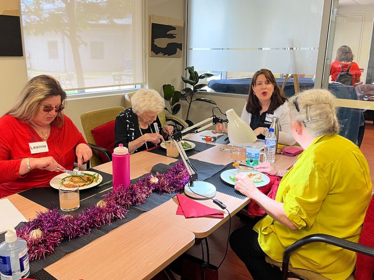 Dining skills 768x576