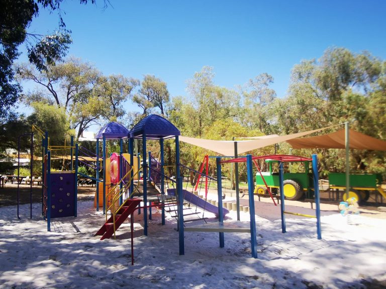 Facebook website 7 768x576