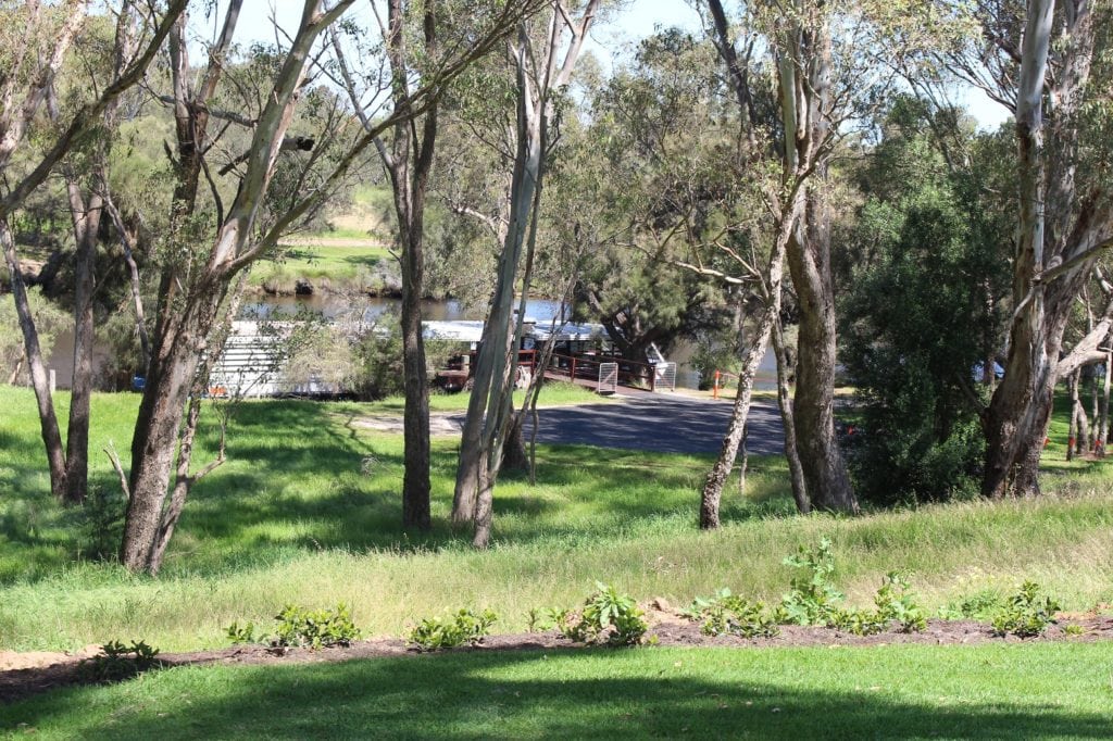 Mandoon Estate, Caversham