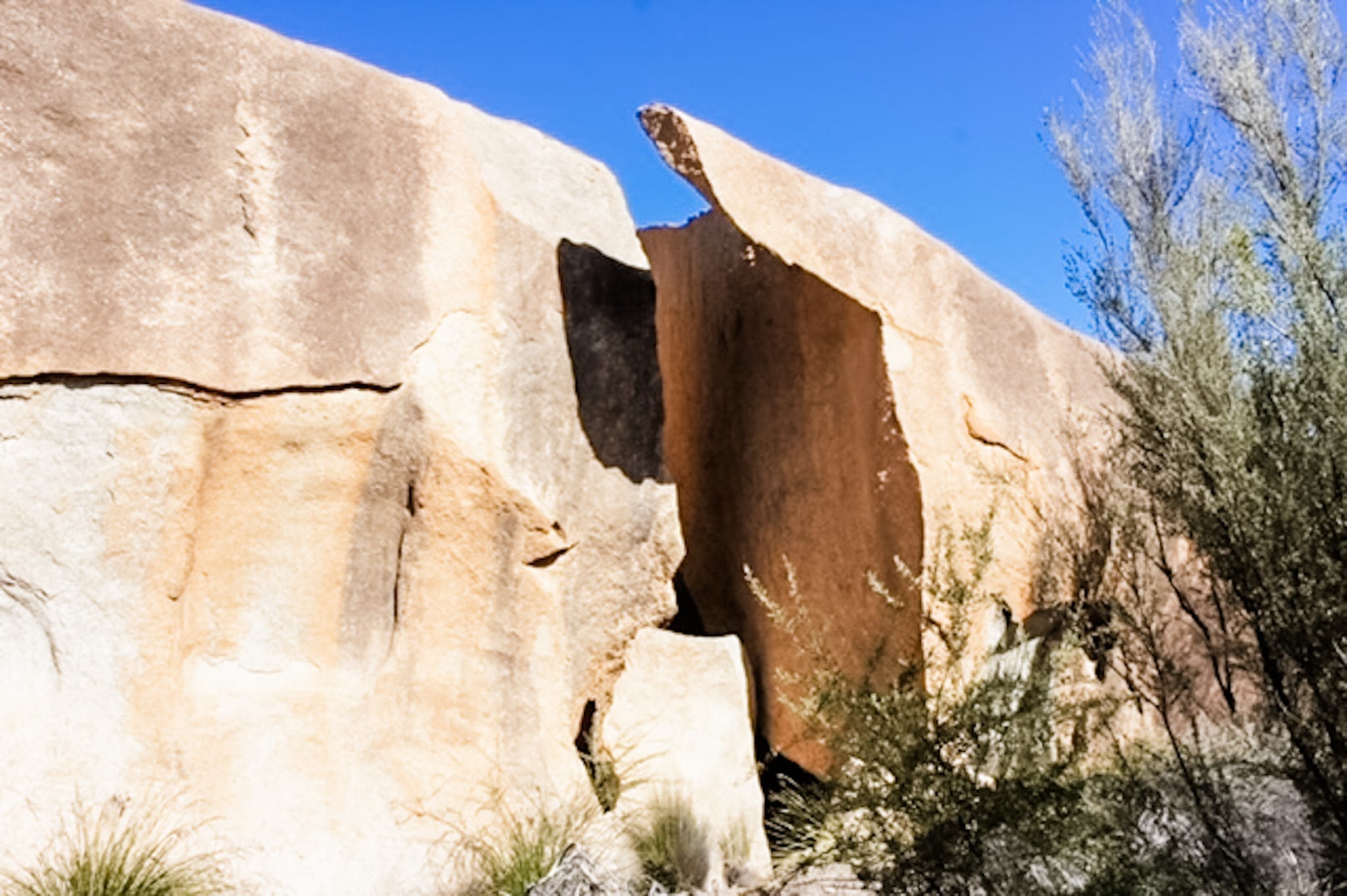 Elachbutting Rock